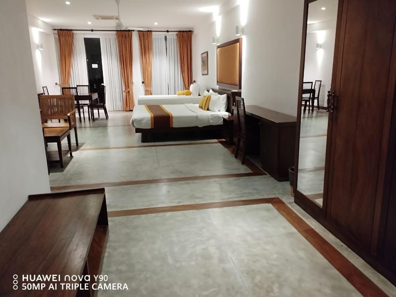 Refresh Hotel Hikkaduwa Esterno foto